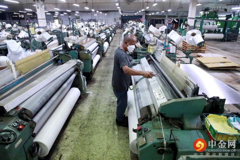 2021-11-30T041833Z_1_LYNXMPEHAT03L_RTROPTP_3_HEALTH-CORONAVIRUS-THAILAND-UPCYCLED-PPE.jpg 2021-11-30T041833Z_1_LYNXMPEHAT03L_RTROPTP_3_HEALTH-CORONAVIRUS-THAILAND-UPCYCLED-PPE.jpg