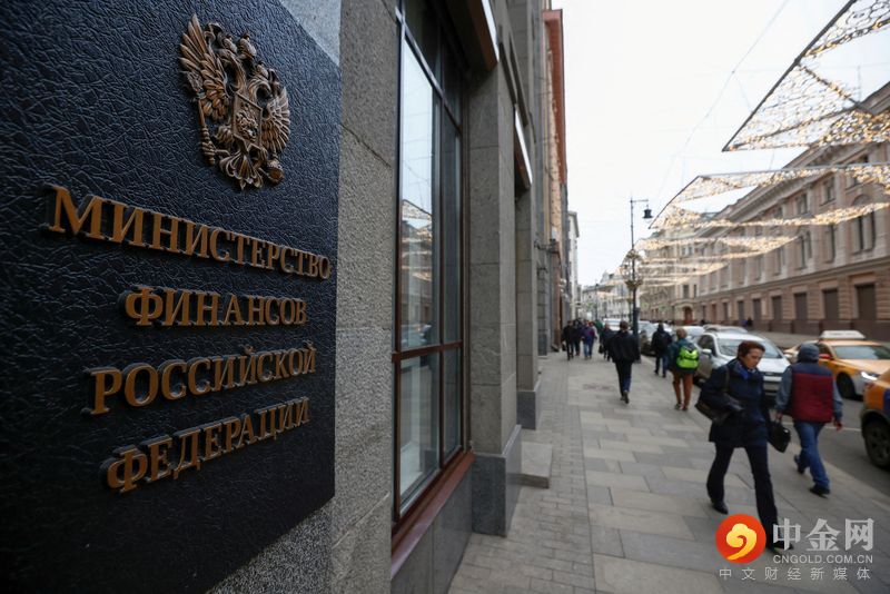 2022-03-02T195152Z_1_LYNXMPEI2115B_RTROPTP_3_RUSSIA-ECONOMY-DEBT.JPG