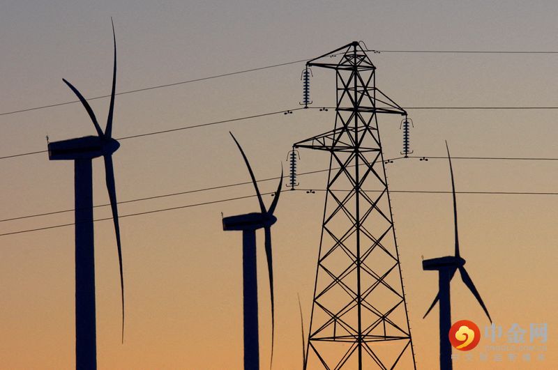 2022-03-27T081935Z_2_LYNXNPEI2Q02K_RTROPTP_3_WHY-100-OIL-COULD-HURT-THE-ENERGY-TRANSITION-MORE-THAN-IT-HELPS.jpg